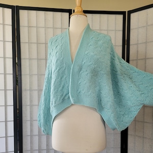 1980s Vintage OOAK Handknit HANDMADE Shrug Shawl Knit Cape